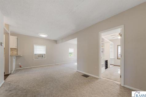 109 Florence Street Mankato MN 56001