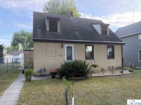 725 SW Walnut Street Sleepy Eye MN 56085