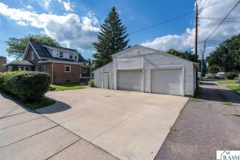 802 Range Street North Mankato MN 56003