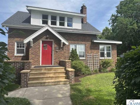 802 Range Street North Mankato MN 56003