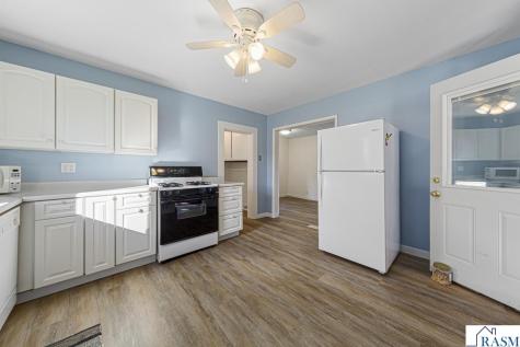 219 Davis Street Le Sueur MN 56058