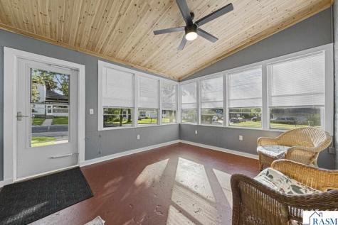 219 Davis Street Le Sueur MN 56058