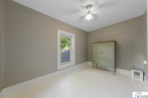 219 Davis Street Le Sueur MN 56058