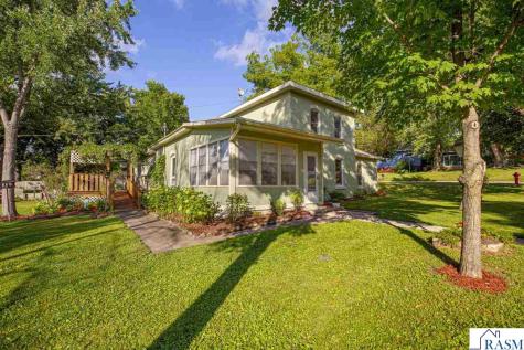 219 Davis Street Le Sueur MN 56058