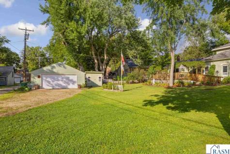 219 Davis Street Le Sueur MN 56058