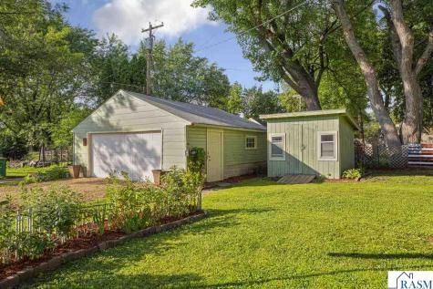 219 Davis Street Le Sueur MN 56058