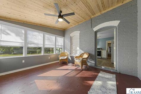 219 Davis Street Le Sueur MN 56058