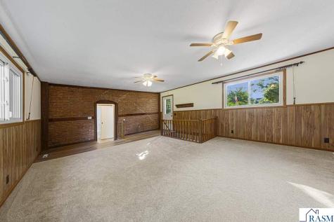 219 Davis Street Le Sueur MN 56058