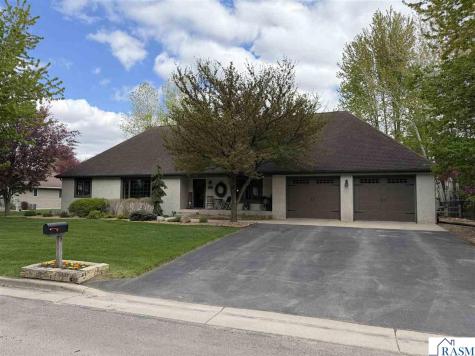 5 Whitney Lane New Ulm MN 56073