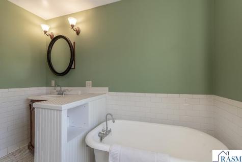 522 NE 2nd Avenue Waseca MN 56093
