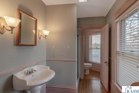 522 NE 2nd Avenue Waseca MN 56093