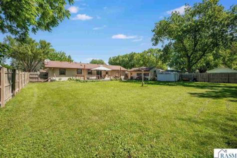 305 Maywood Avenue Eagle Lake MN 56024