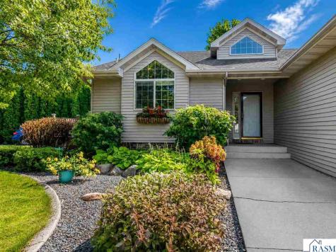 446 Thomas Drive Eagle Lake MN 56024