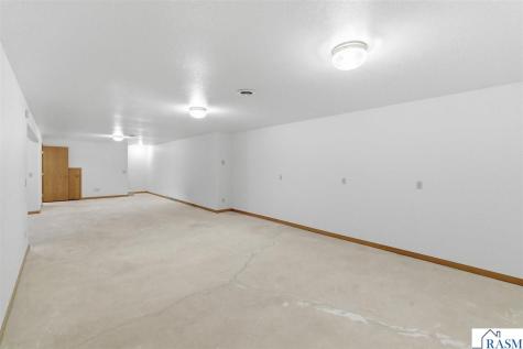 18 Mill Avenue Minnesota Lake MN 56068