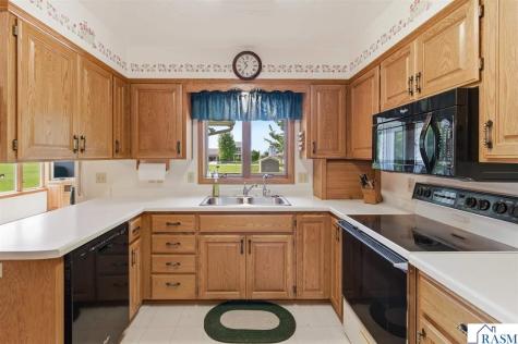 18 Mill Avenue Minnesota Lake MN 56068