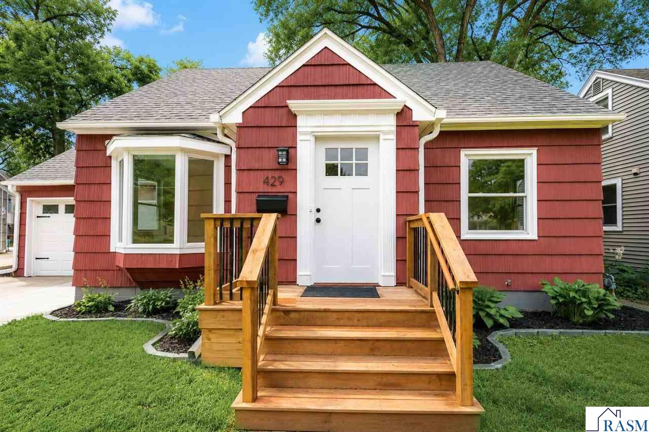 429 Tyler Avenue North Mankato MN 56003
