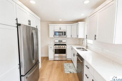 429 Tyler Avenue North Mankato MN 56003