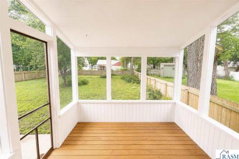 429 Tyler Avenue North Mankato MN 56003