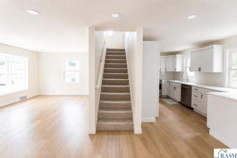 429 Tyler Avenue North Mankato MN 56003