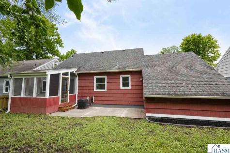 429 Tyler Avenue North Mankato MN 56003