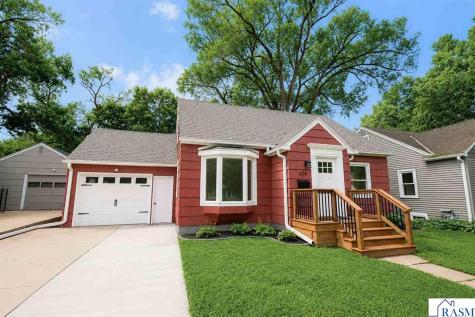 429 Tyler Avenue North Mankato MN 56003