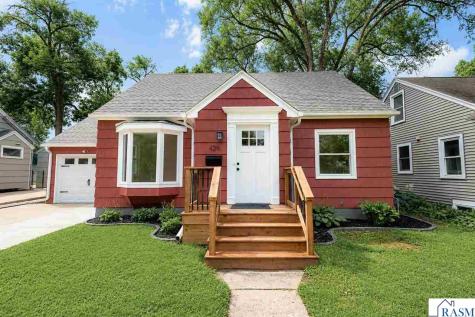 429 Tyler Avenue North Mankato MN 56003
