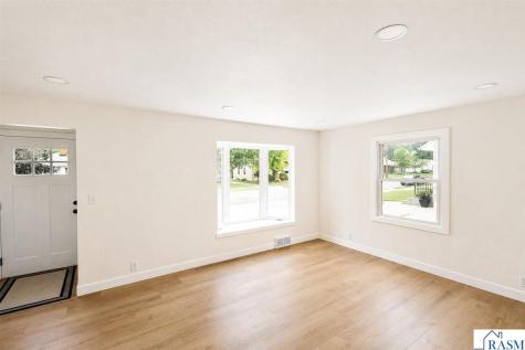 429 Tyler Avenue North Mankato MN 56003