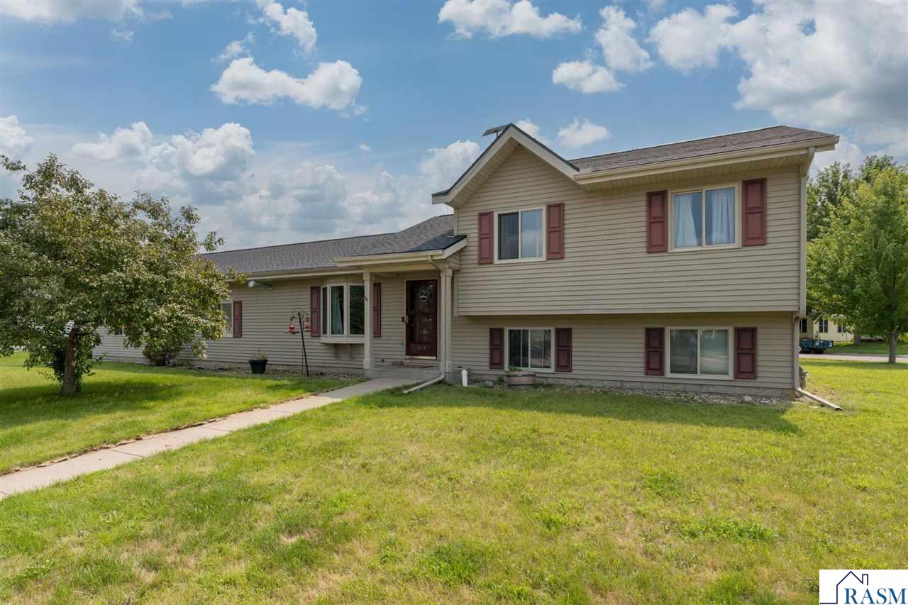1114 Engesser Lane St. Peter MN 56082