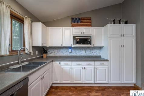 1114 Engesser Lane St. Peter MN 56082