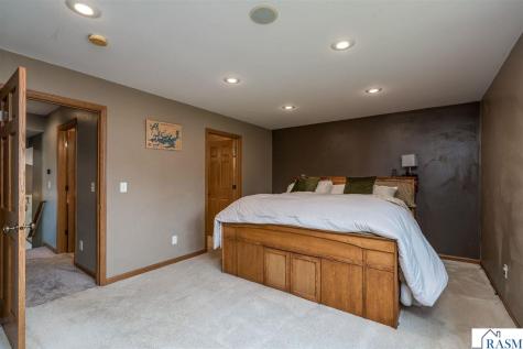 1114 Engesser Lane St. Peter MN 56082