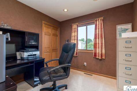 1114 Engesser Lane St. Peter MN 56082