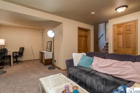 1114 Engesser Lane St. Peter MN 56082