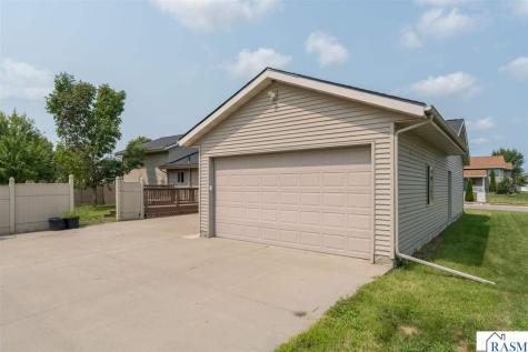 1114 Engesser Lane St. Peter MN 56082