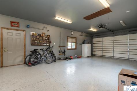 1114 Engesser Lane St. Peter MN 56082