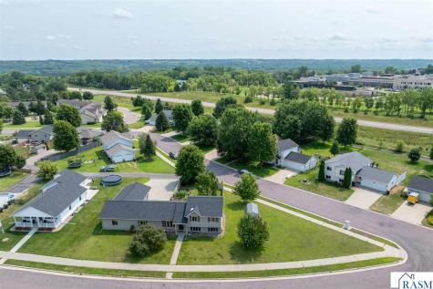 1114 Engesser Lane St. Peter MN 56082