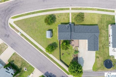 1114 Engesser Lane St. Peter MN 56082