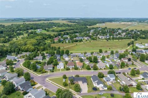 1114 Engesser Lane St. Peter MN 56082