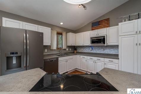 1114 Engesser Lane St. Peter MN 56082