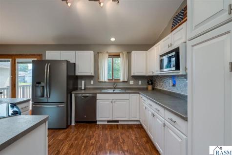 1114 Engesser Lane St. Peter MN 56082