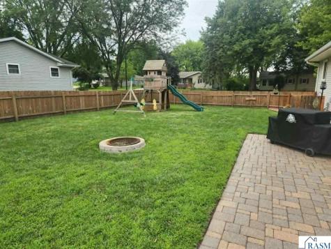 1615 Sunset Avenue New Ulm MN 56073