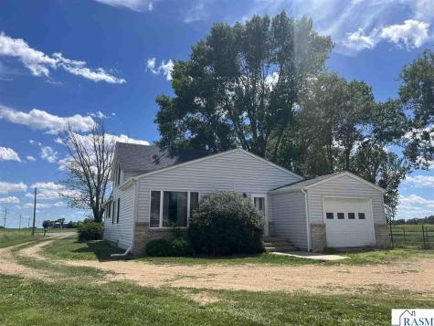 67490 425th Street Odin MN 56160
