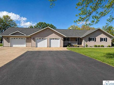4 S Fox Lake Drive Sherburn MN 56171