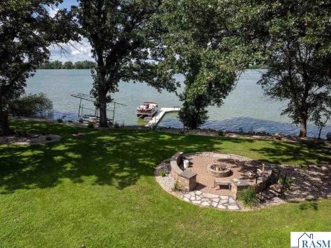 4 S Fox Lake Drive Sherburn MN 56171