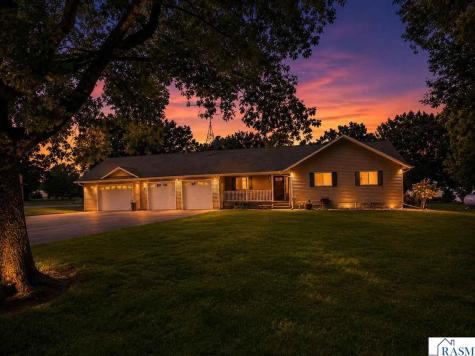 4 S Fox Lake Drive Sherburn MN 56171
