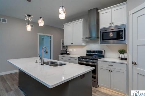 1929 Lexington Lane North Mankato MN 56003