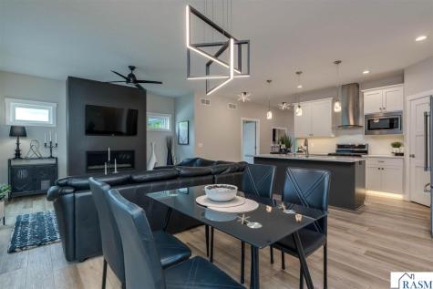 1929 Lexington Lane North Mankato MN 56003