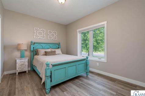 1929 Lexington Lane North Mankato MN 56003