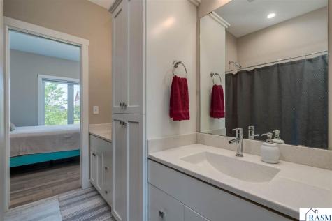 1929 Lexington Lane North Mankato MN 56003