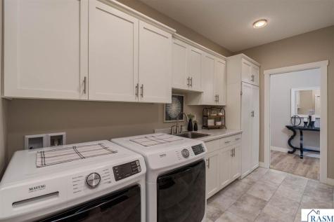 1929 Lexington Lane North Mankato MN 56003