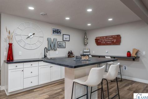 1929 Lexington Lane North Mankato MN 56003